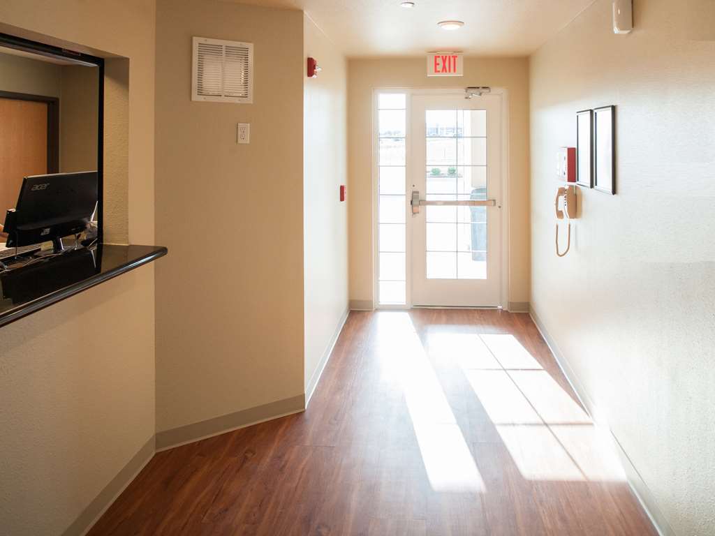 Woodspring Suites Kansas City Mission Merriam المظهر الداخلي الصورة